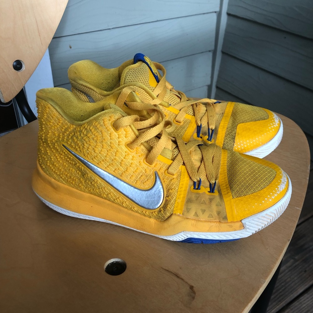 Nike Kyrie 3 Mac and Cheese
